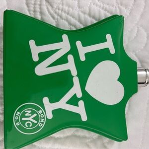 Bond No. 9 New York Green Perfume Bottle